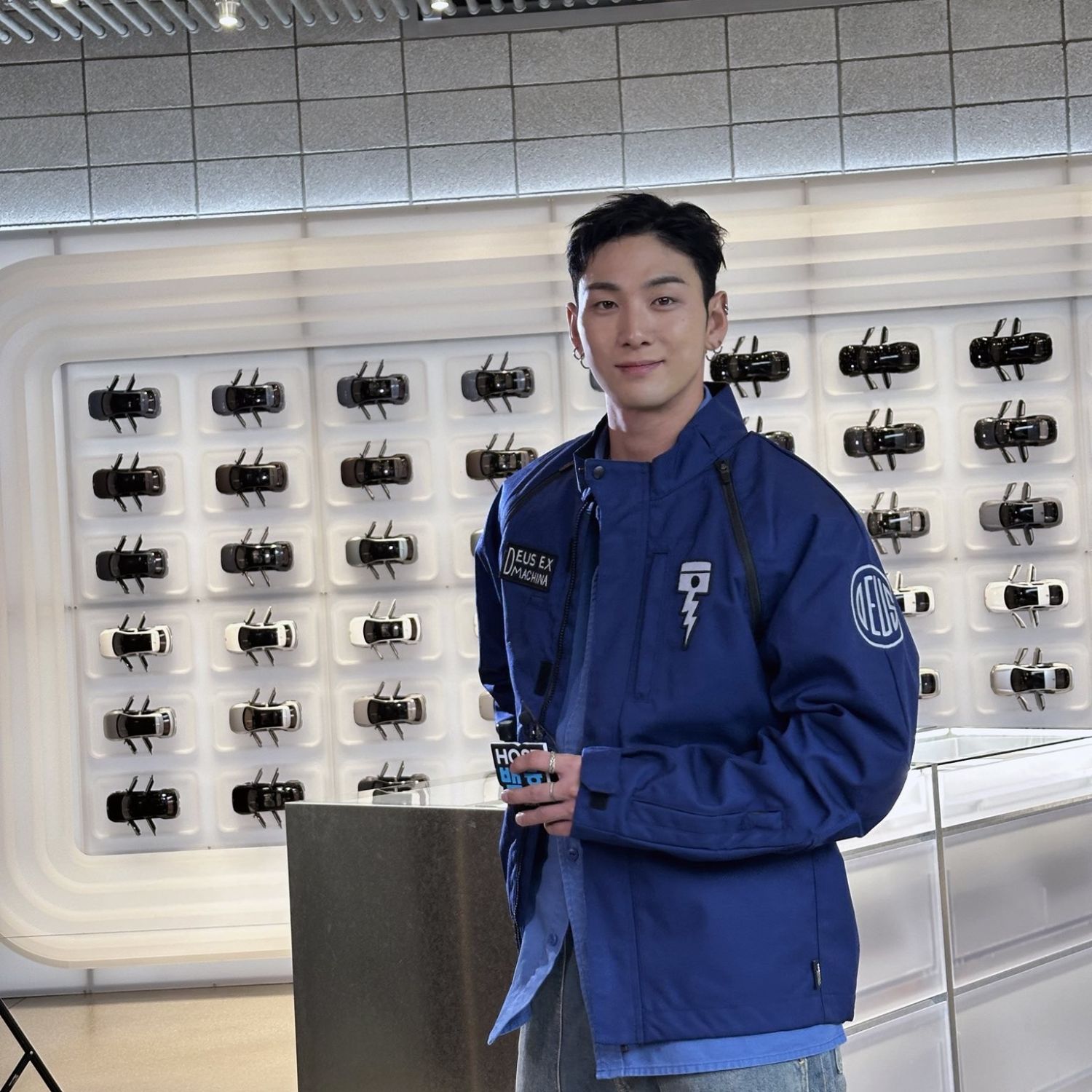 Behind-the-scenes cut of Baekho