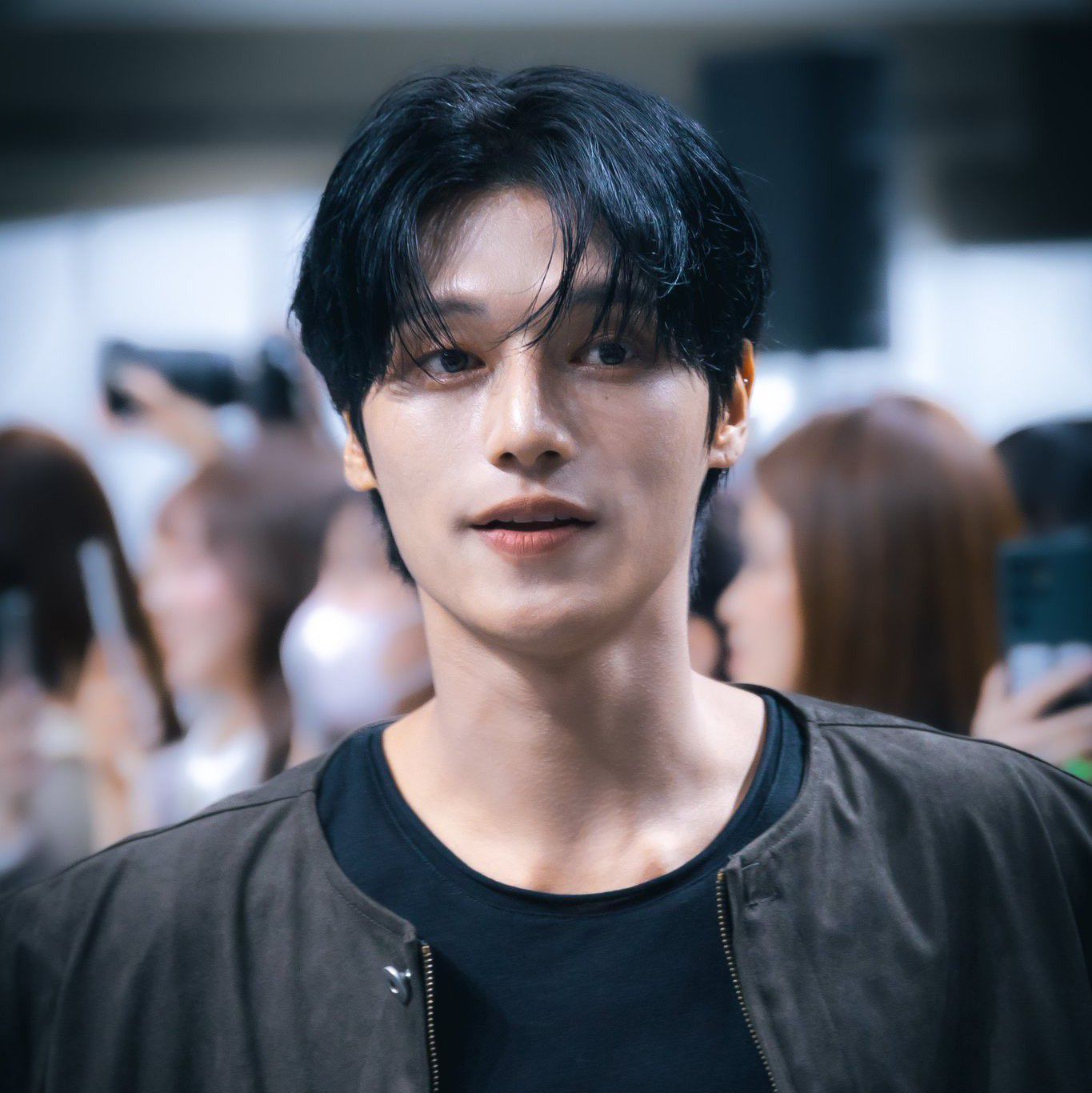 友榮 (ATEEZ)的最新照片