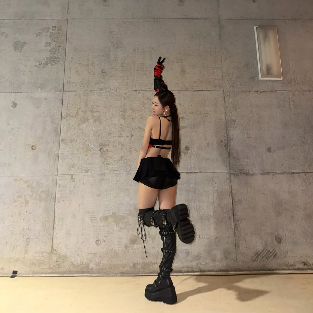 Latest photo of Julie (KISS OF LIFE)