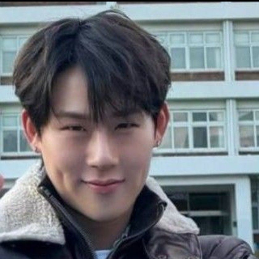 周宪 (MONSTA X)的最新照片