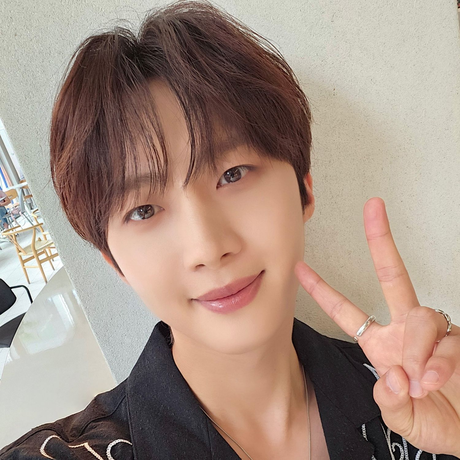 Behind-the-scenes cut of Hui (PENTAGON)