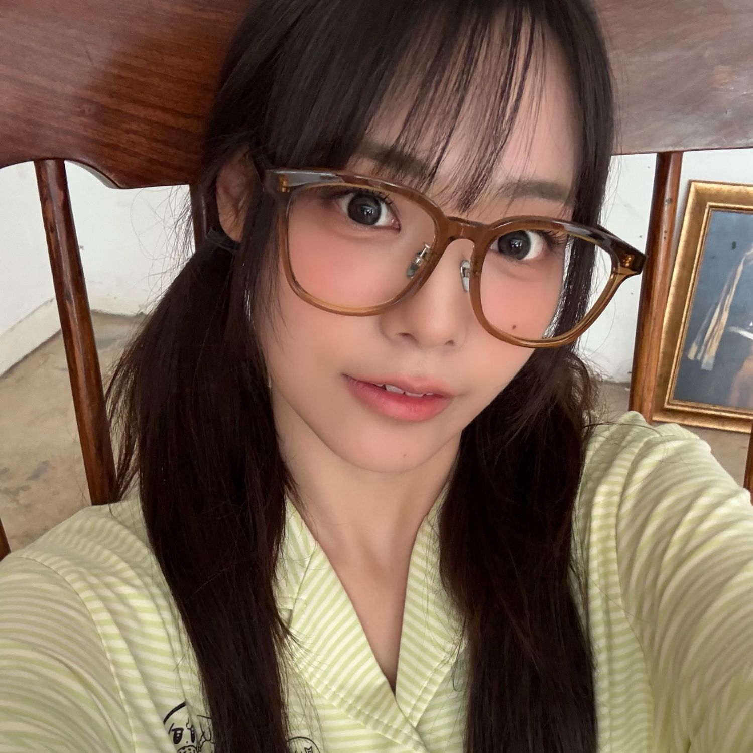 Behind-the-scenes cut of QWER