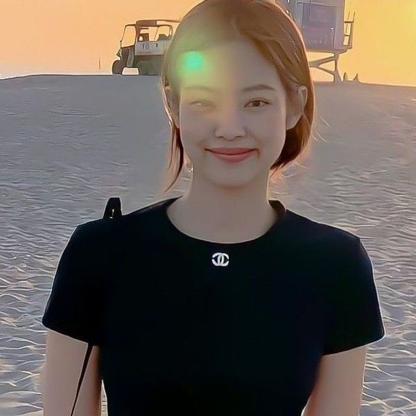 제니 (BLACKPINK) 최근 활동샷