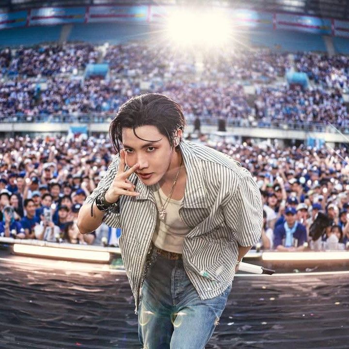 Foto terbaru j-hope (BTS)