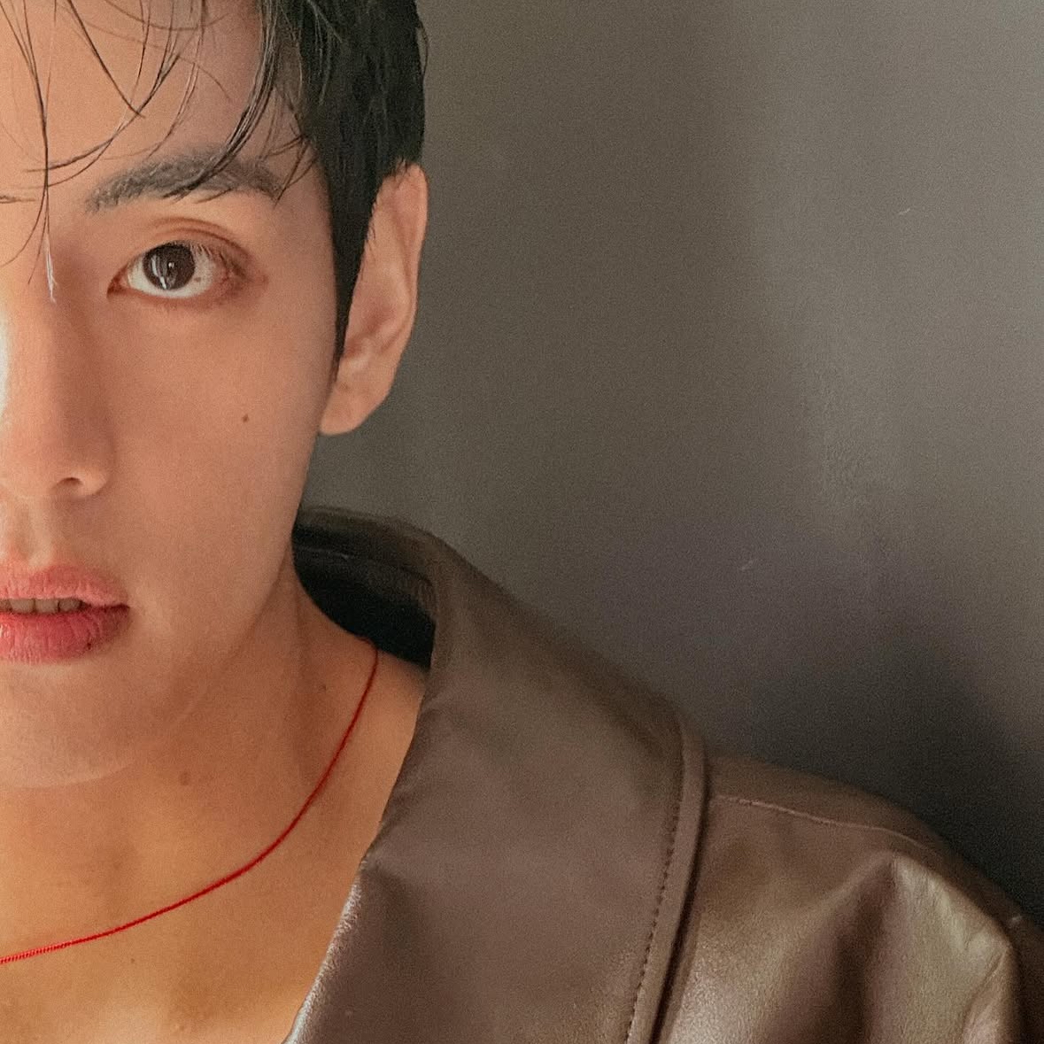 뷔 (방탄소년단) 최근 활동샷