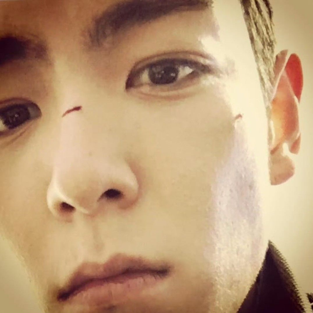 A moment captured by T.O.P's fan