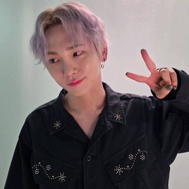 A moment captured by Key (SHINee)'s fan