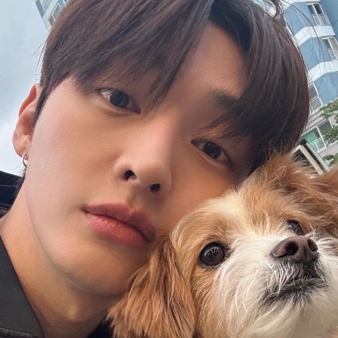 Behind-the-scenes cut of Yoon Jisung