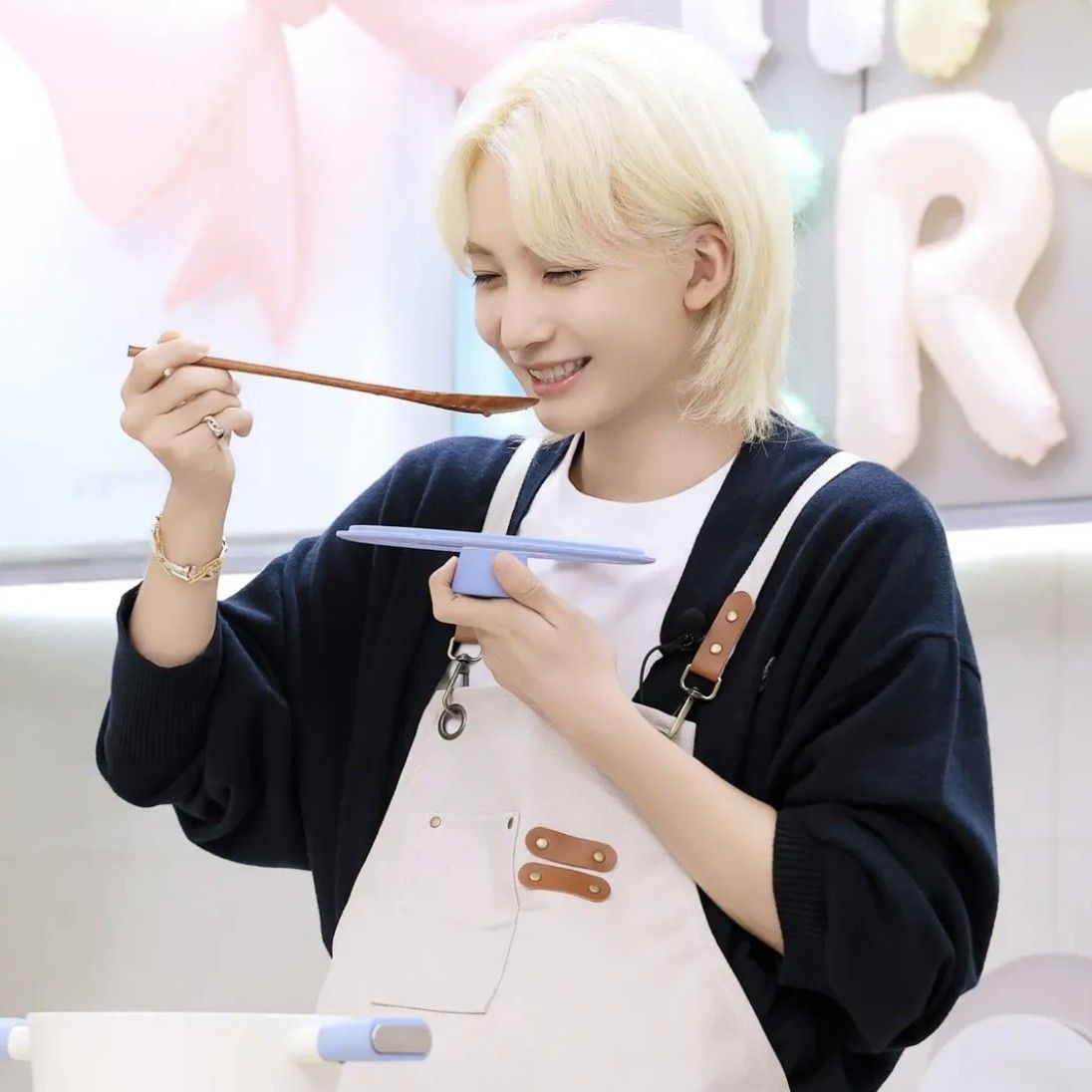 Recent activity shot of Jeonghan (SEVENTEEN)