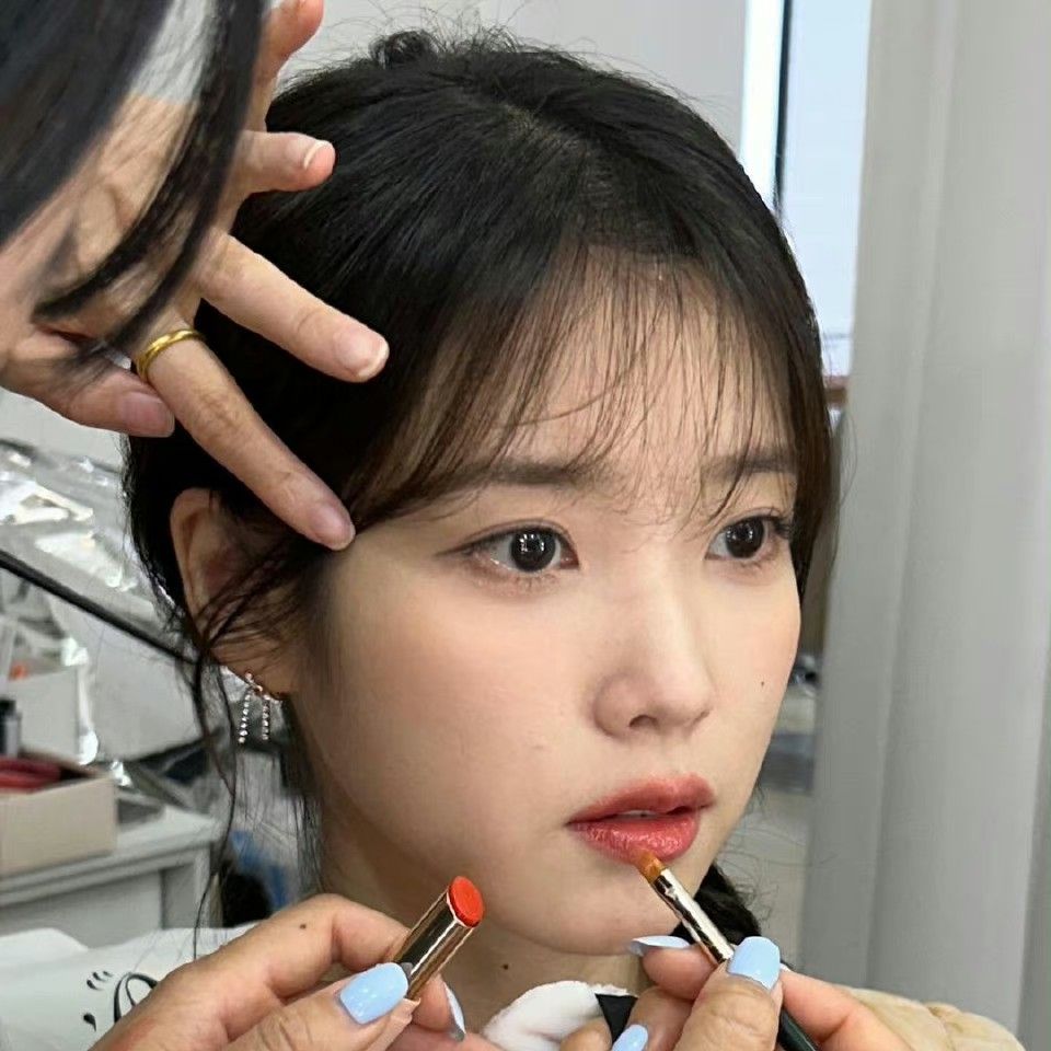 Behind-the-scenes cut of IU