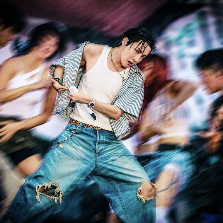 제이홉 (방탄소년단)의 최신 사진