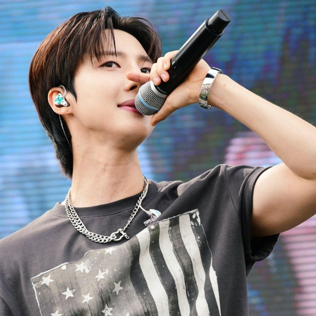 Latest photo of Hui (PENTAGON)