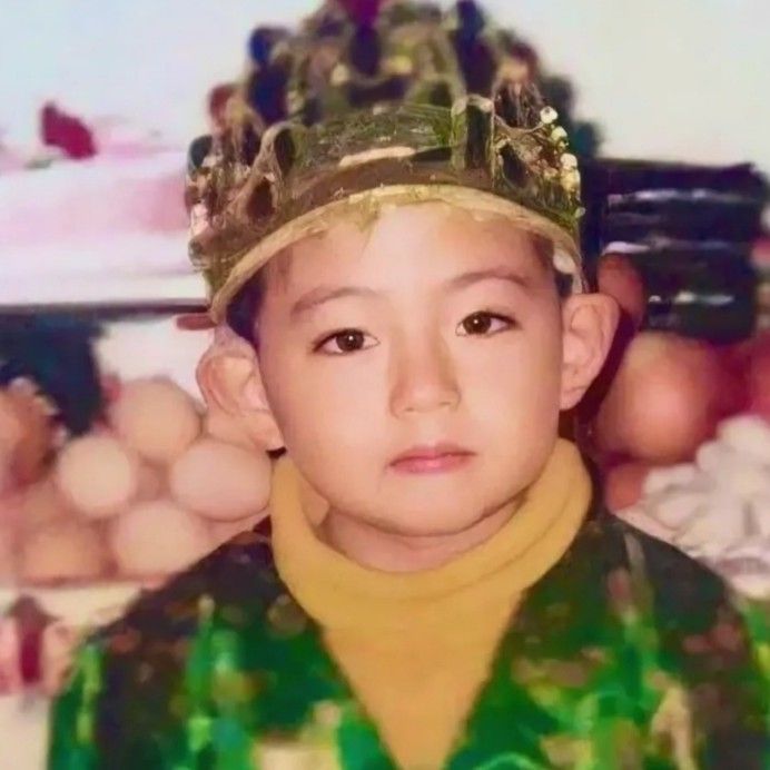 Recent activity shot of V (BTS)