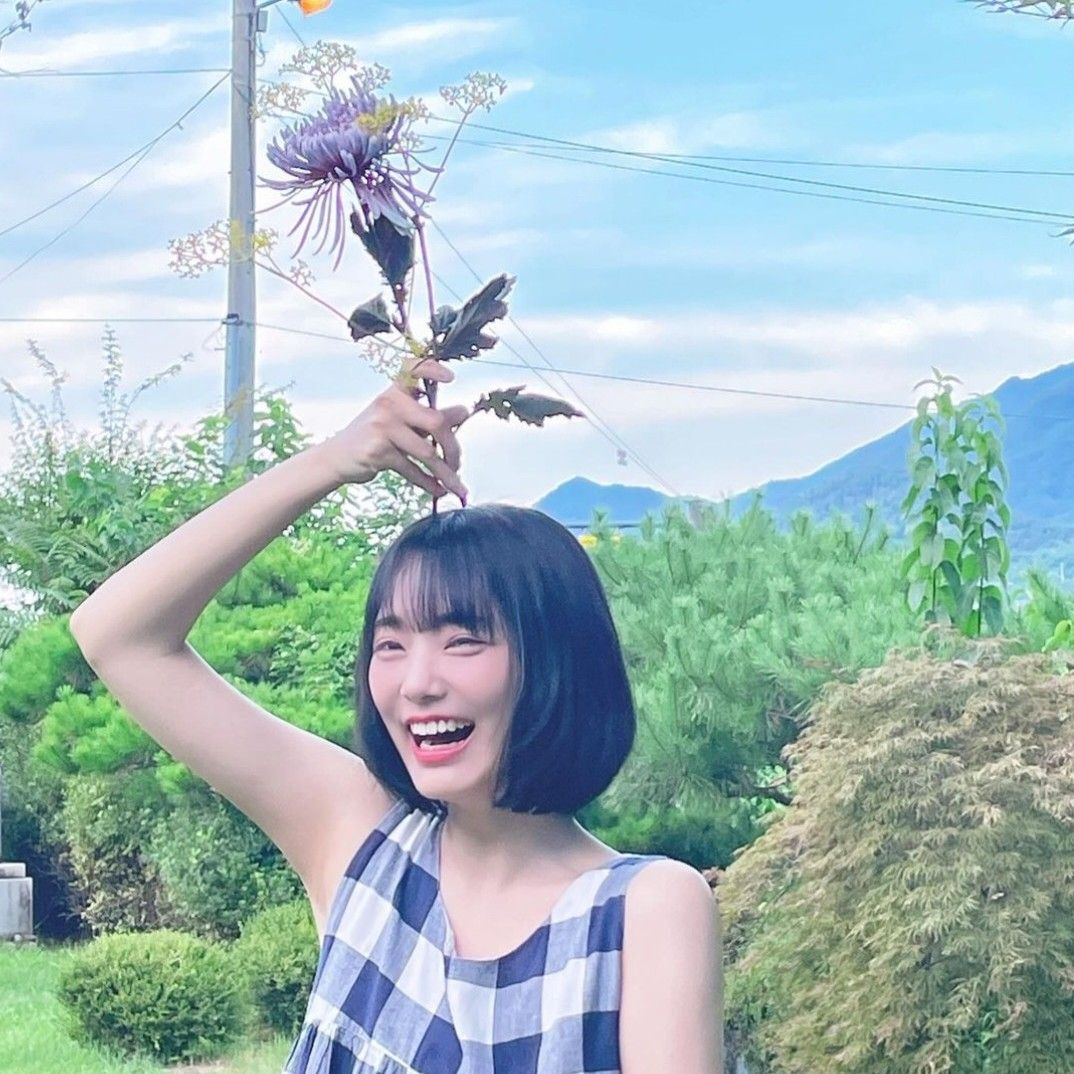 A moment captured by Siyeon (QWER)'s fan