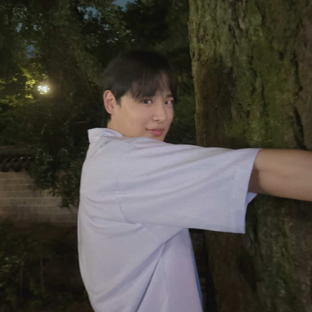 Behind-the-scenes cut of Choi Byungchan