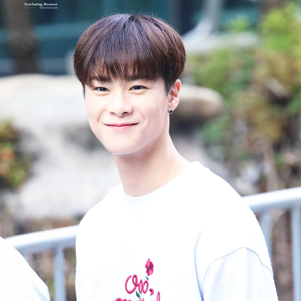 A moment captured by Moonbin (ASTRO)'s fan