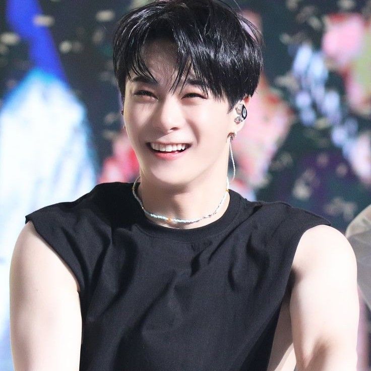 Behind-the-scenes cut of Moonbin (ASTRO)