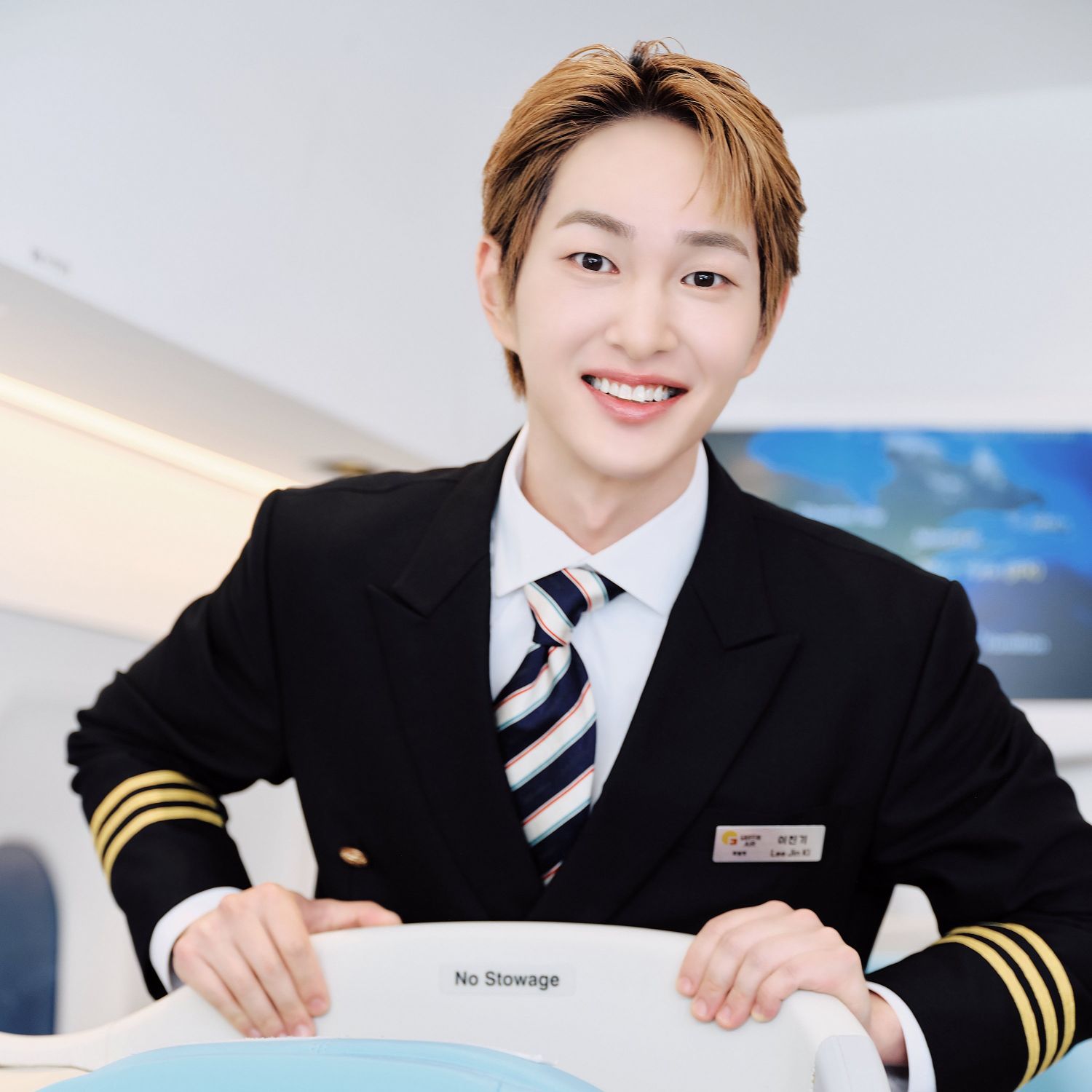 Behind-the-scenes cut of Onew (SHINee)