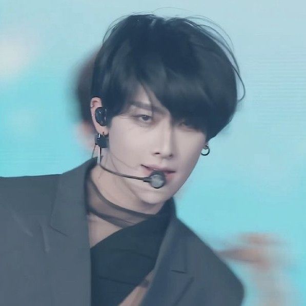 Latest photo of Ricky (ZEROBASEONE)