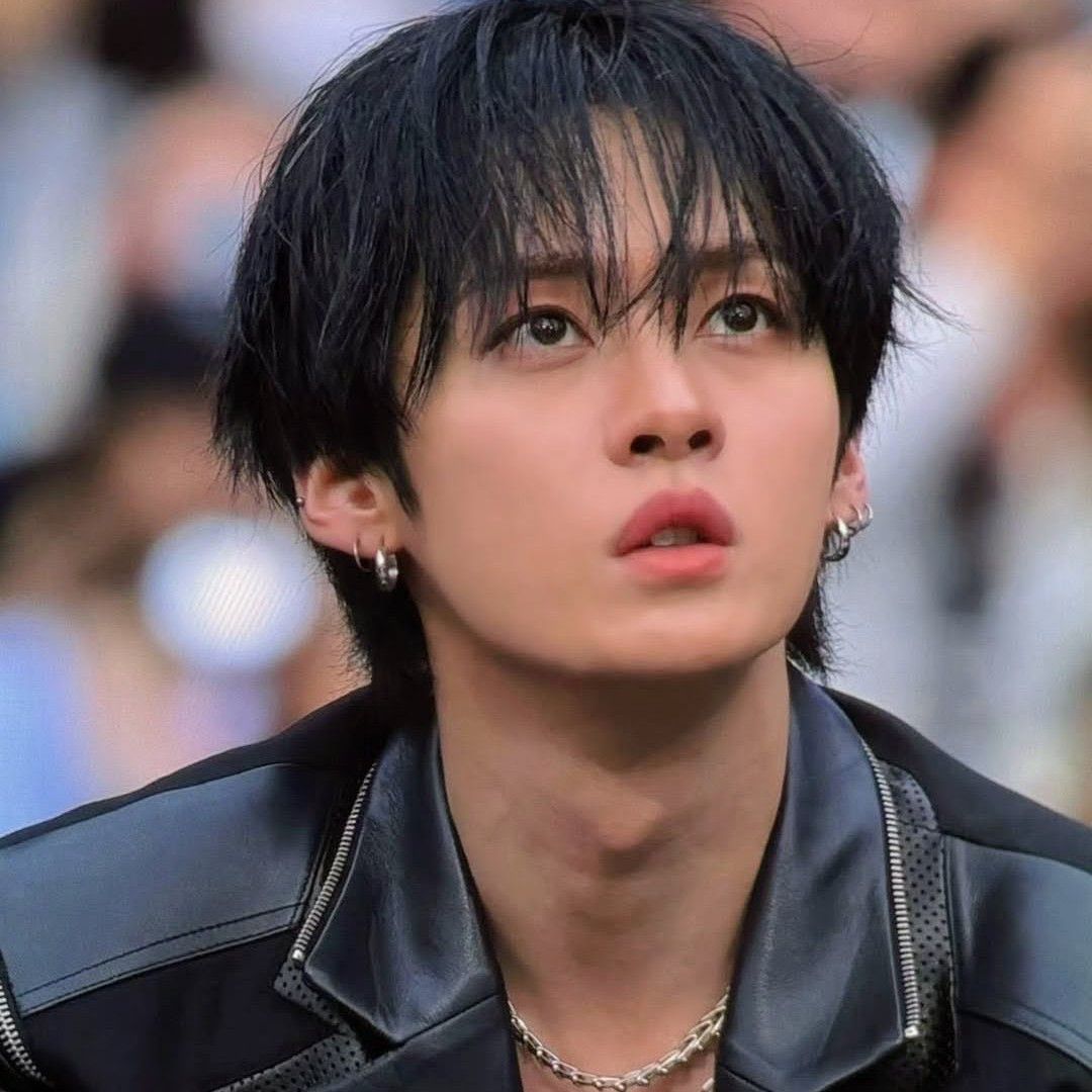 Recent activity shot of Lee Know (Stray Kids)