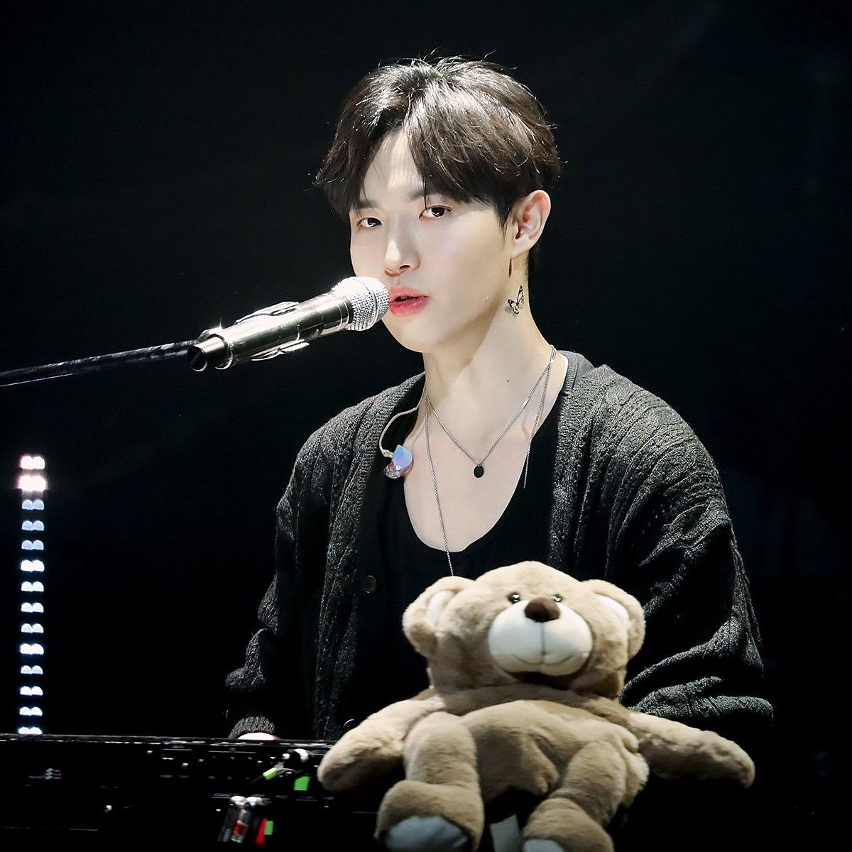 Behind-the-scenes cut of Kim Jaehwan