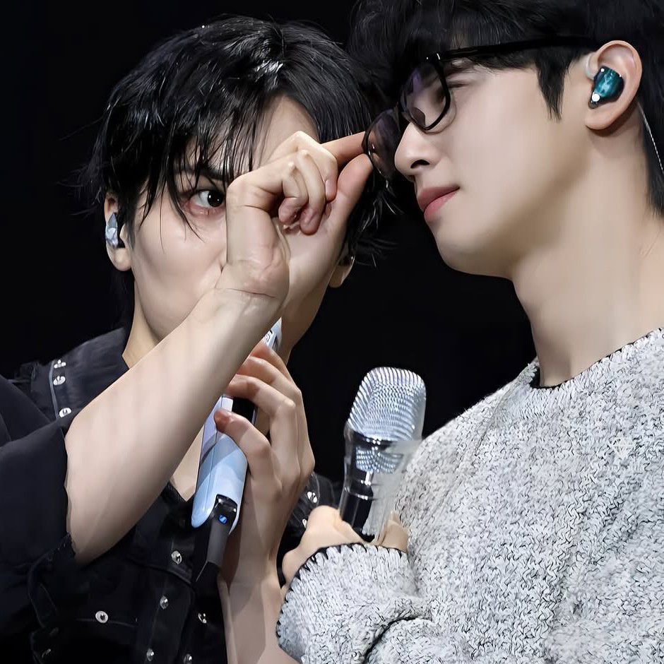 A moment captured by Rocky's fan