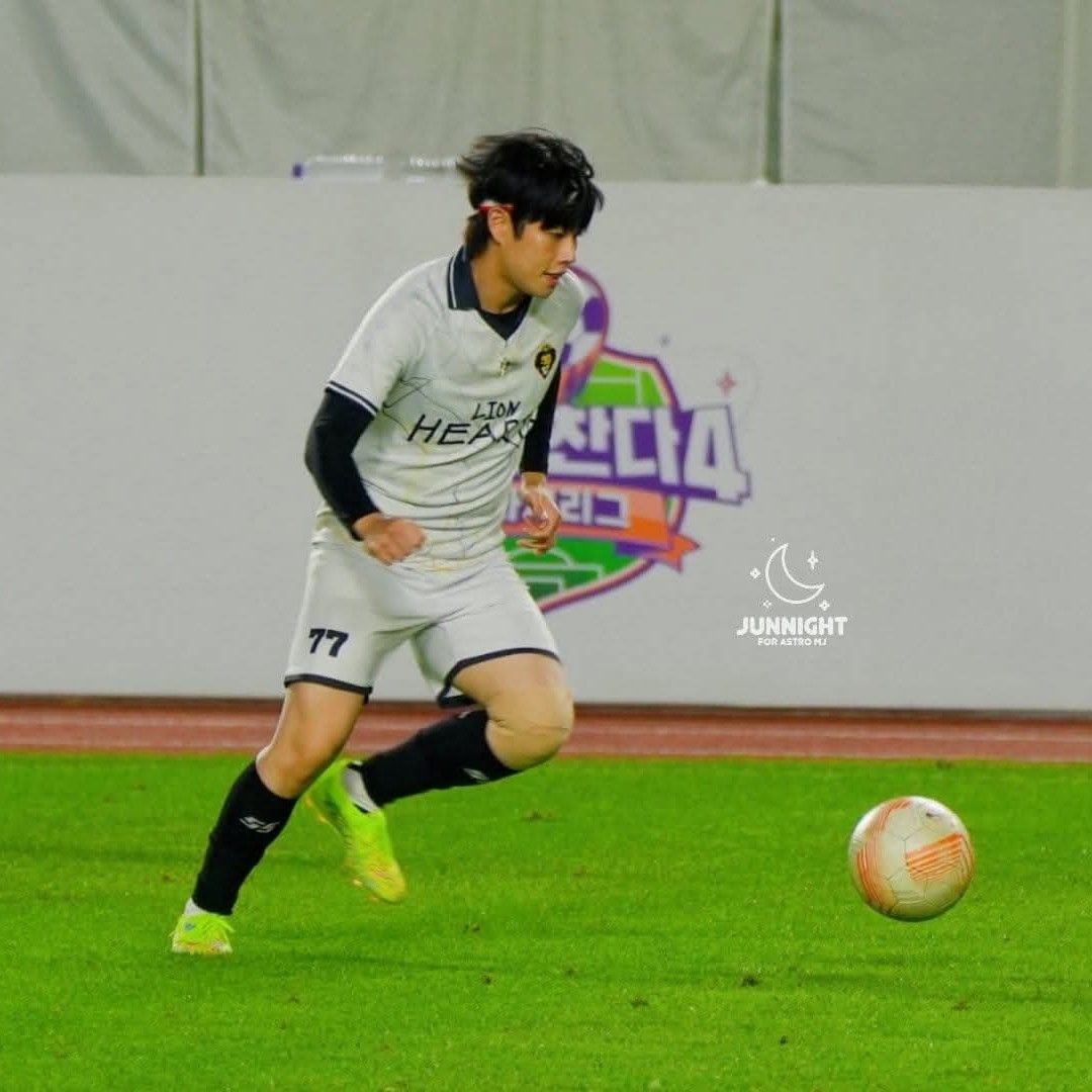 Behind-the-scenes cut of MJ (ASTRO)