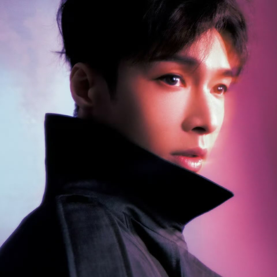 A moment captured by Lay (EXO)'s fan