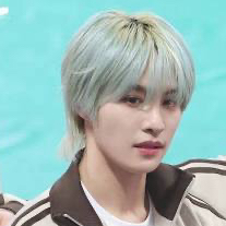 Latest photo of YANGYANG (WayV)