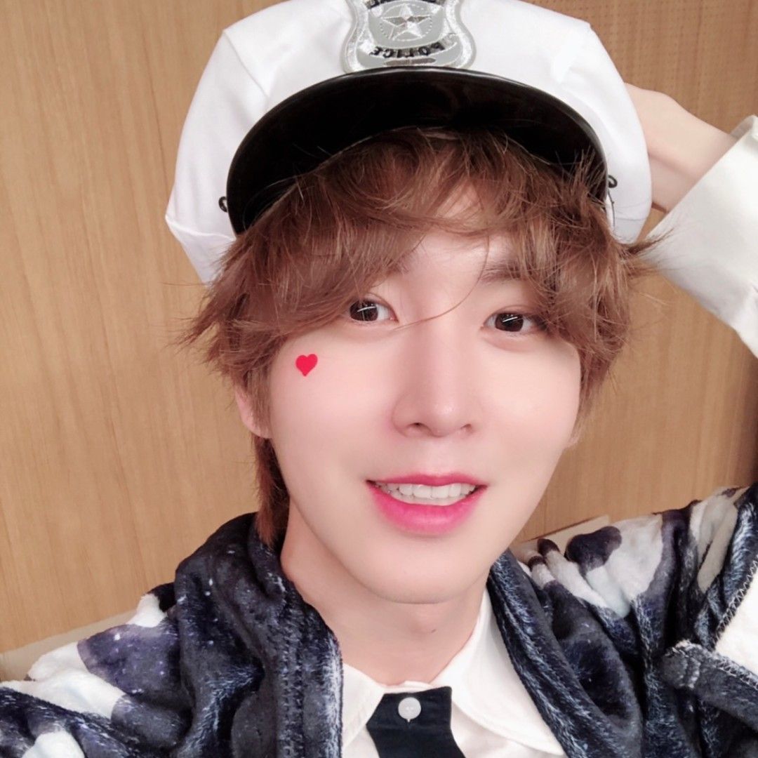 Recent activity shot of Shinwon (PENTAGON)