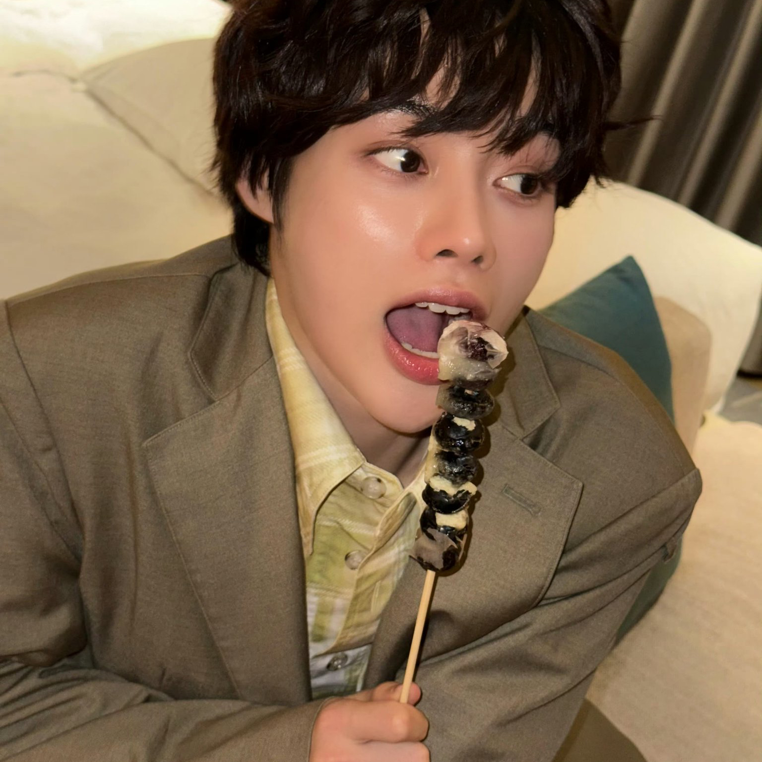 A moment captured by Hanbin (TEMPEST)'s fan