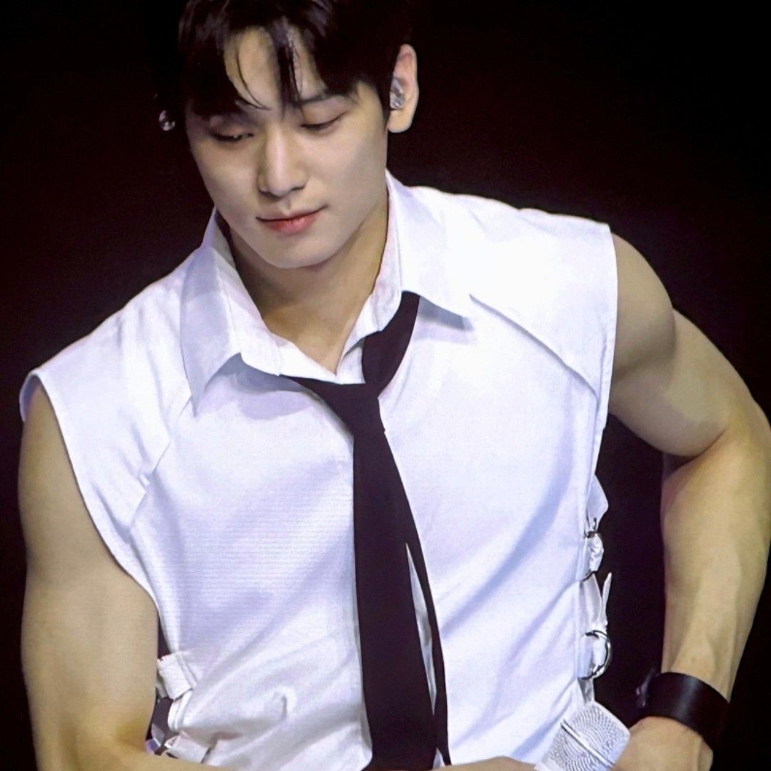 Latest photo of Juyeon (THE BOYZ)