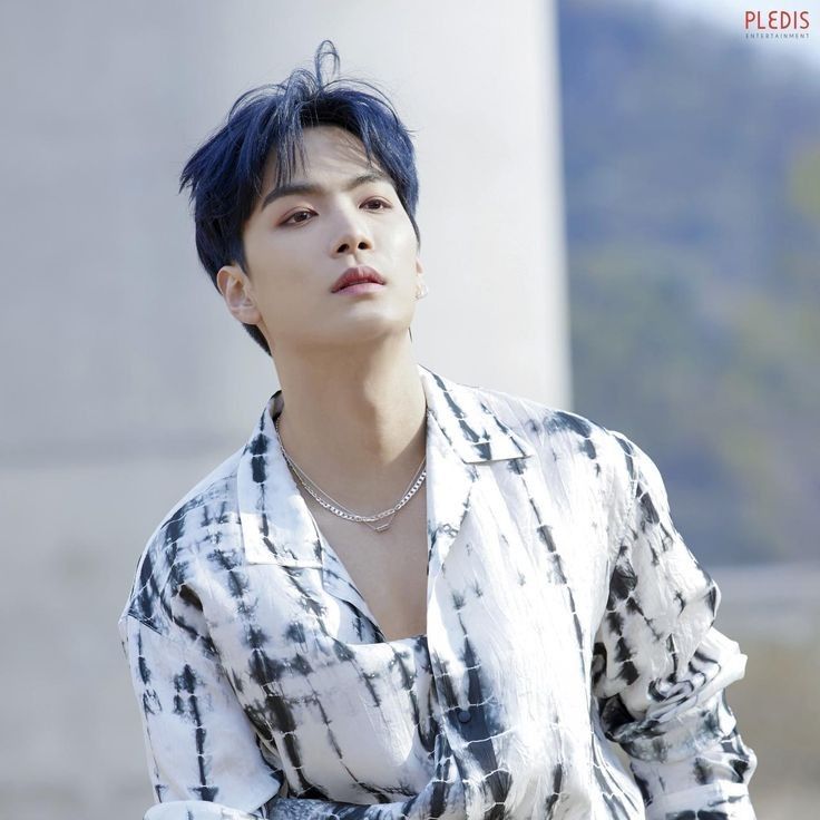 A moment captured by Kim Jonghyeon's fan