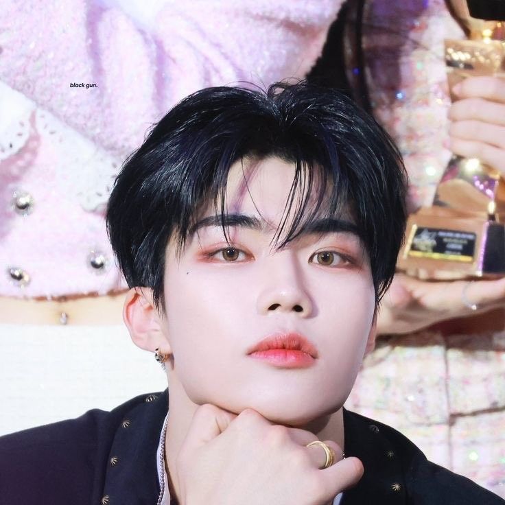 Potret di balik layar Park Gunwook (ZEROBASEONE)