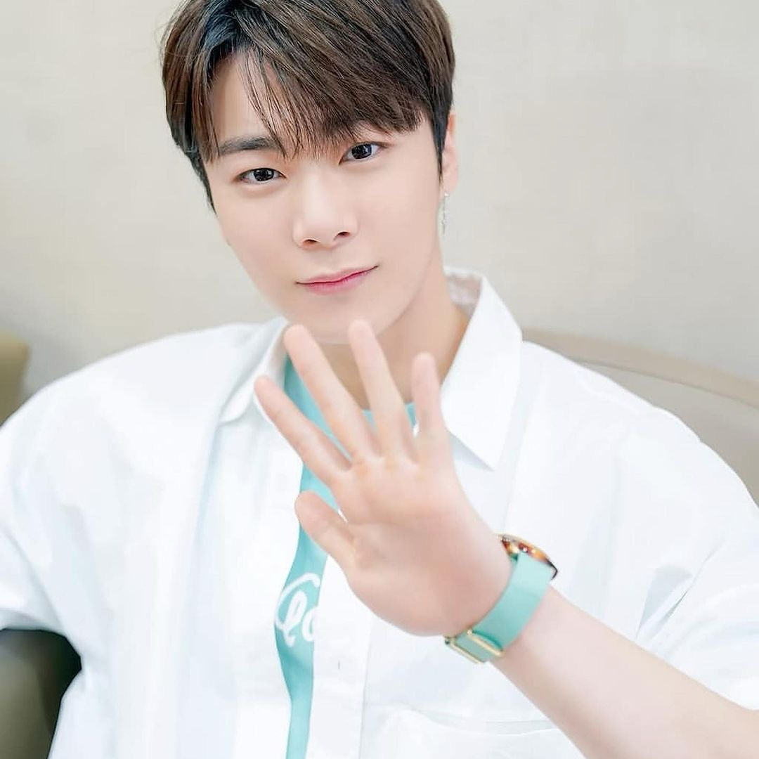 A moment captured by Moonbin (ASTRO)'s fan