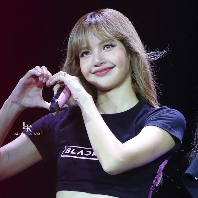 리사 (BLACKPINK)의 최신 사진