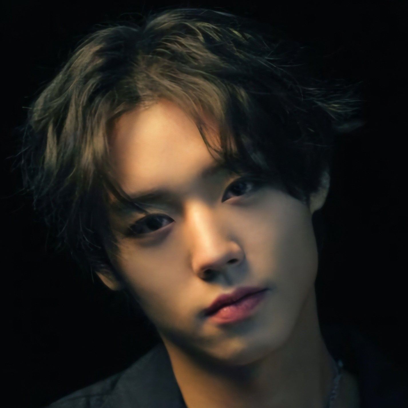 Behind-the-scenes cut of Park Jihoon