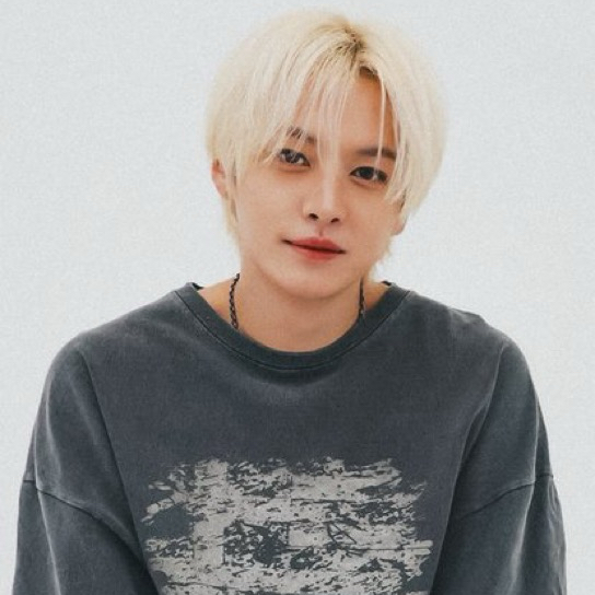 Lee Know (Stray Kids)的幕后花絮