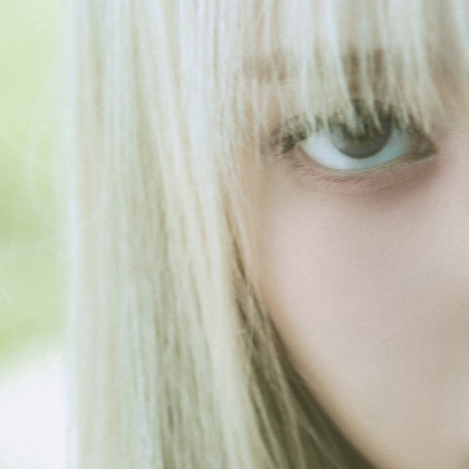 A moment captured by Mia (Baby DONT Cry)'s fan