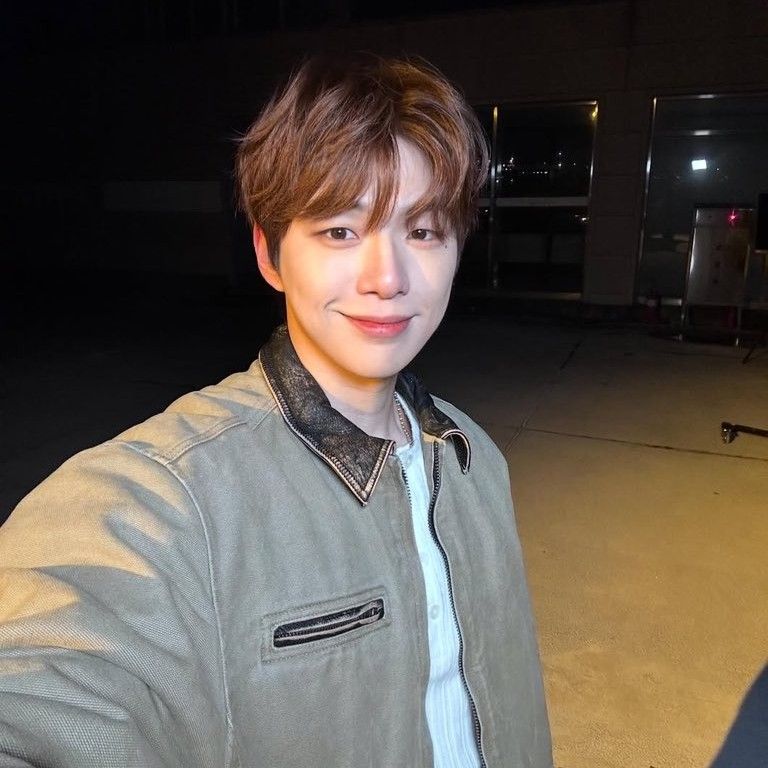 Behind-the-scenes cut of Kang Daniel