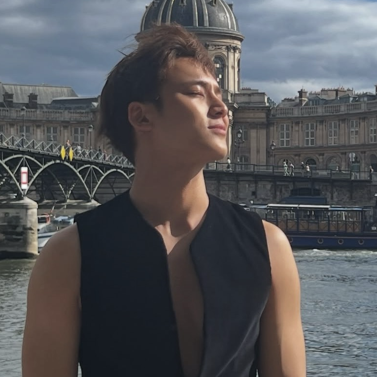 A moment captured by Mingyu (SEVENTEEN)'s fan