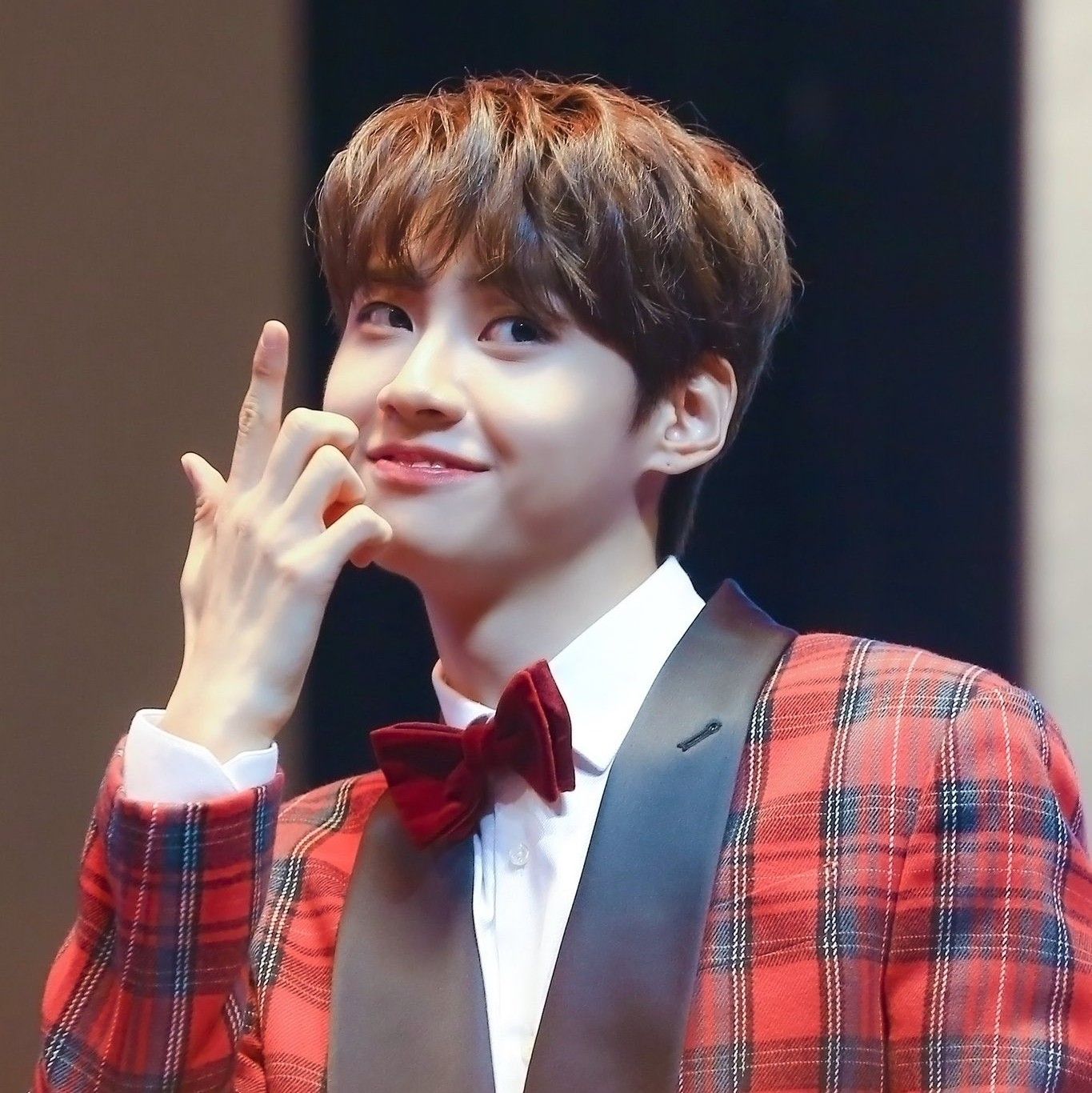 A moment captured by Lee Jinhyuk's fan