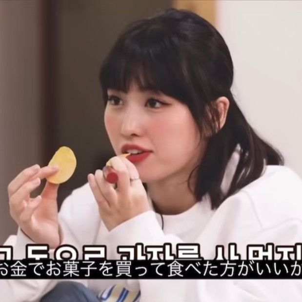 モモ (TWICE)の舞台裏ショット