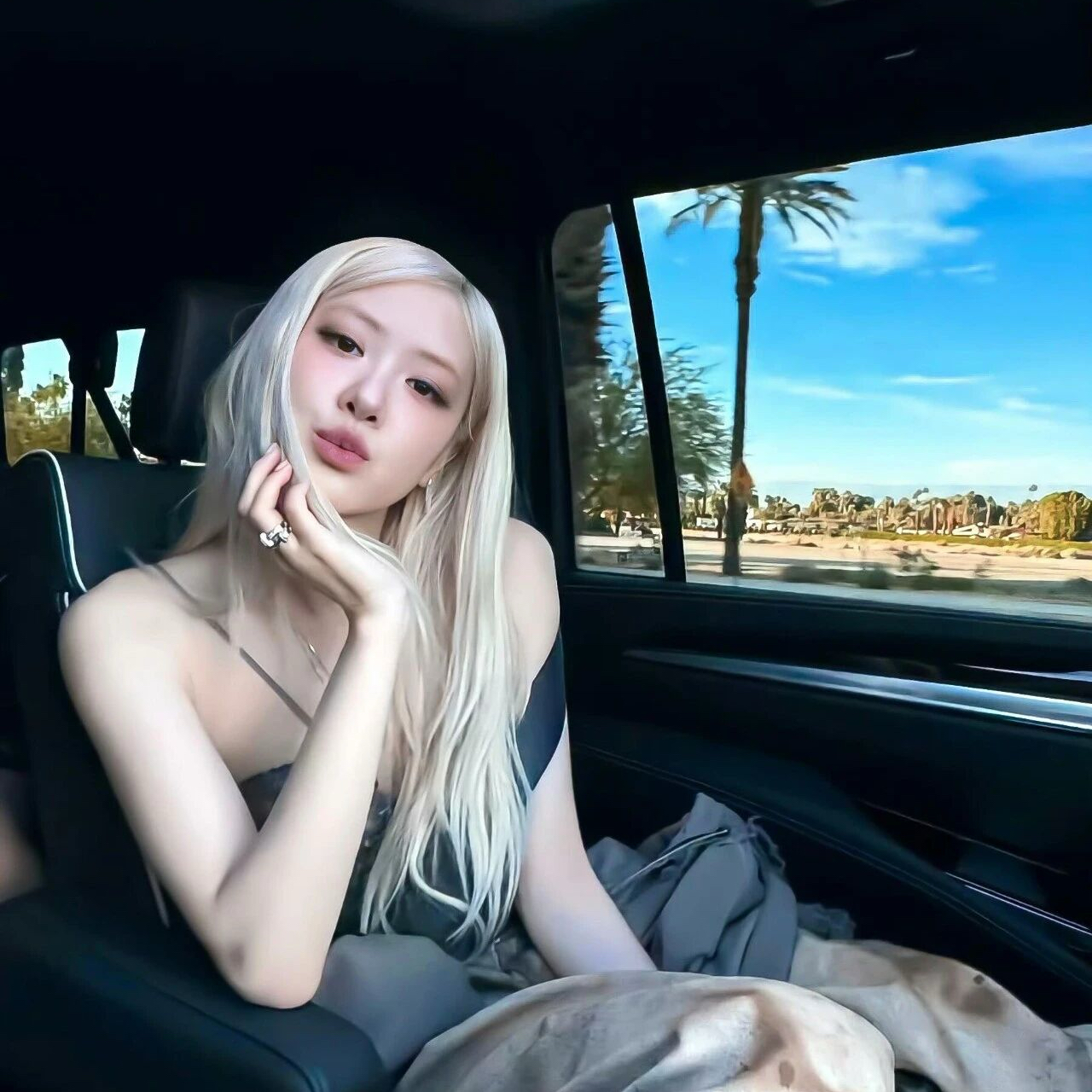 ROSÉ (BLACKPINK)的最新照片
