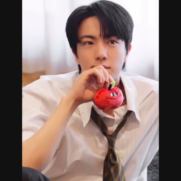 진 (방탄소년단)의 비하인드 컷