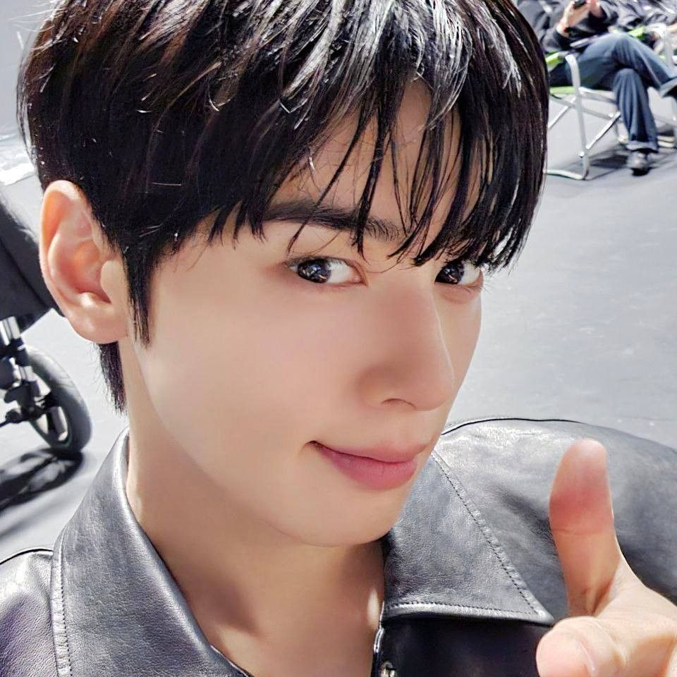 A moment captured by Eunwoo (ASTRO)'s fan