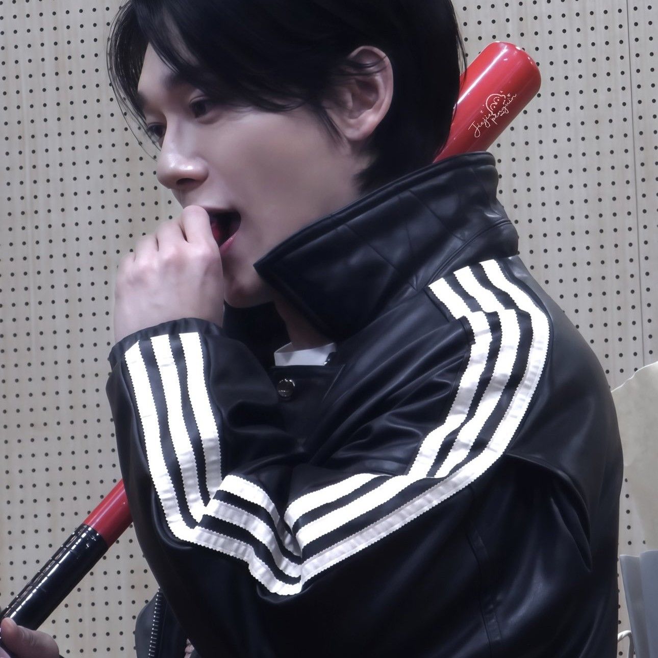 A moment captured by Chen (EXO)'s fan