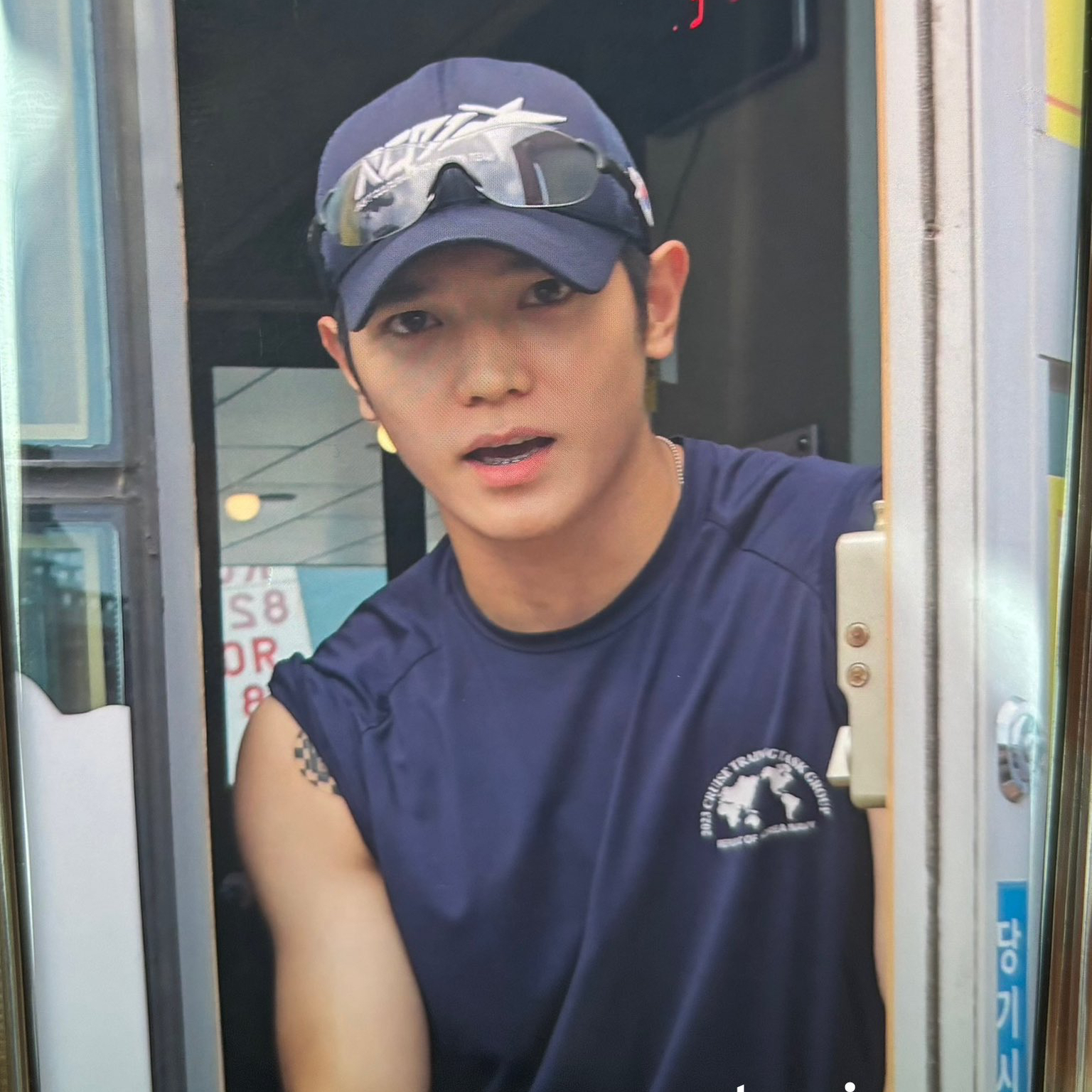 A moment captured by Taeyong (NCT 127)'s fan