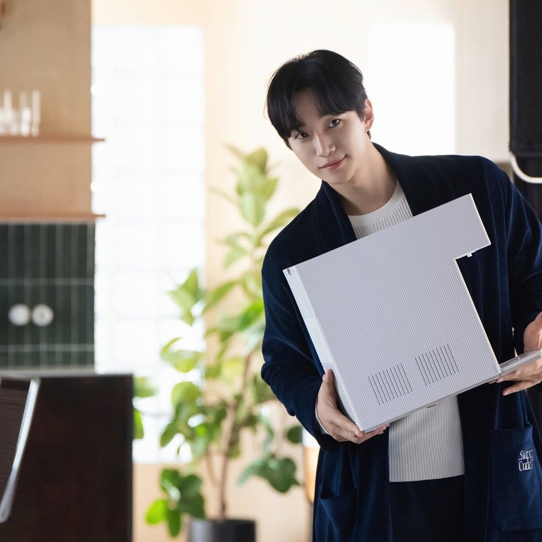 Latest photo of Junho (2PM)