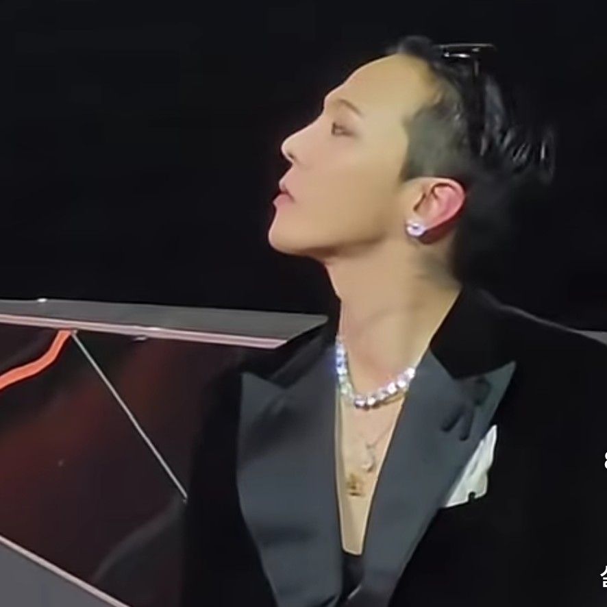 Latest photo of G-DRAGON (BIGBANG)